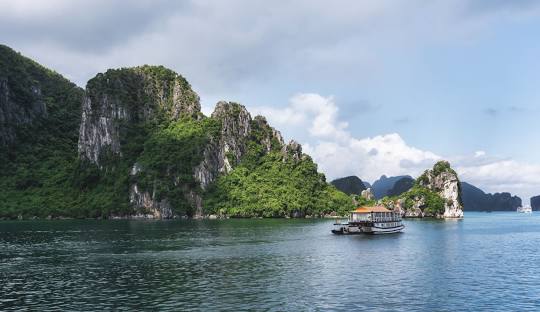 Vịnh Hạ Long – Tuyệt Tác Thiên Nhiên Của Việt Nam